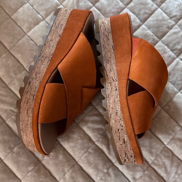 Sorel Cameron Platform - Picture 1 of 5